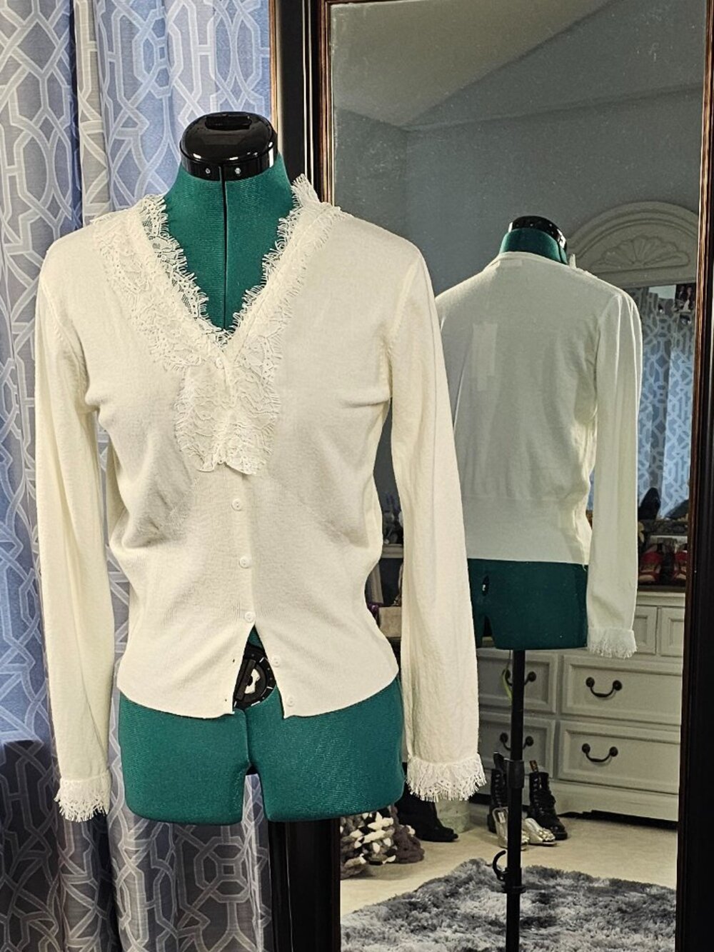 KK‑STUDIO Ivory Rib‑Knit Cardigan w/ Eyelash Lace Trim – Size S, NWT